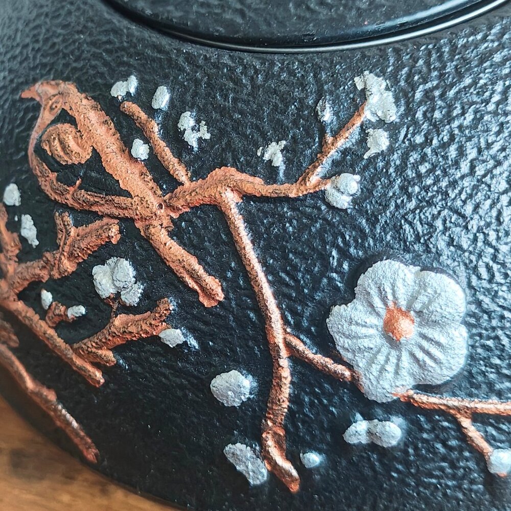 Japanese Cast Iron Floral Teapot - Picture 3 of 12